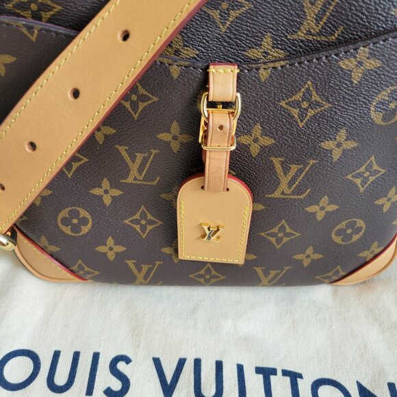 Authentic Louis VUITTON Odeon NM PM Monogram Natural Crossbody HandbagBag - Picture 2 of 4
